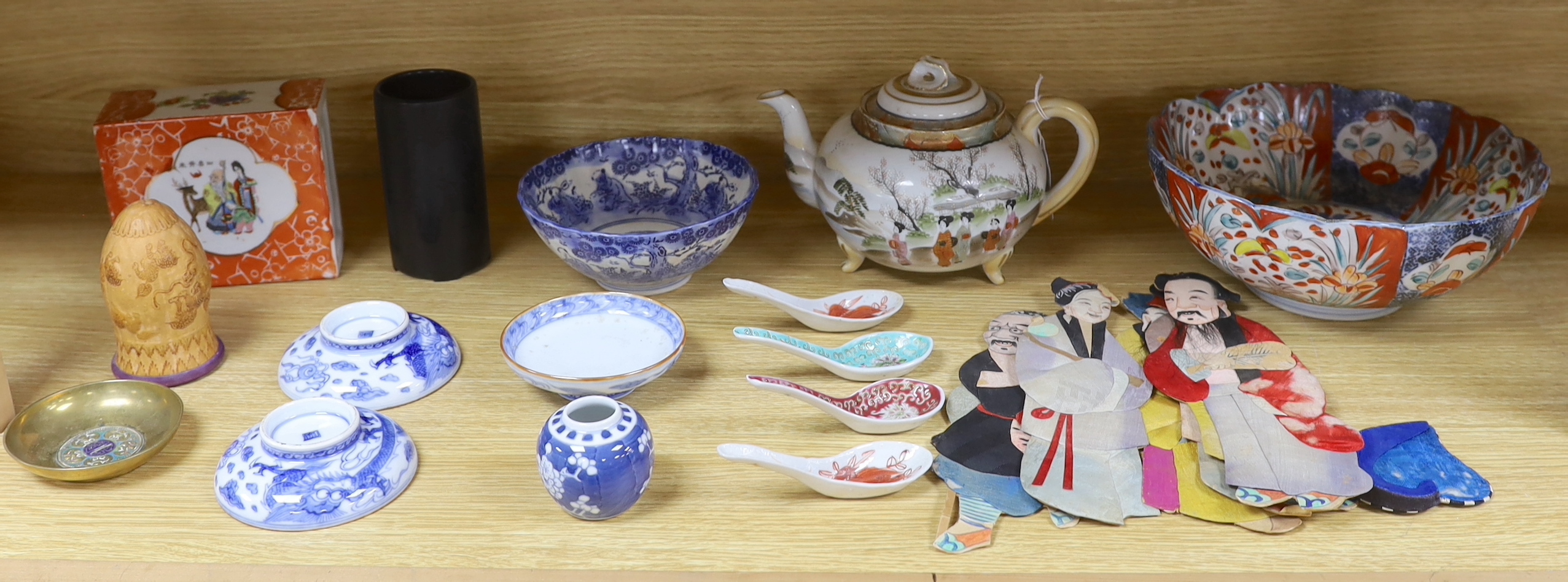 A group of Chinese and Japanese ceramics and objects, 19th/20th century, including an Imari bowl, 25cm in diameter